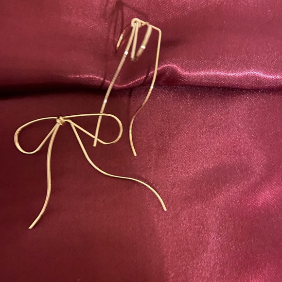 💕LAST One 18K Gold Plated Bow Wire Earrings - Picture 7 of 9